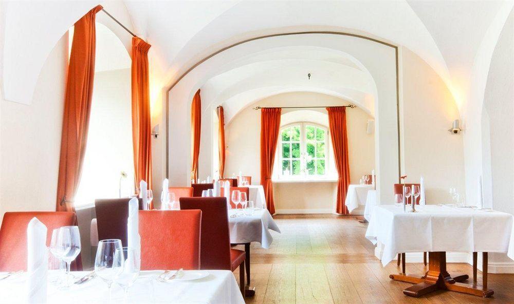 Schlossgut Gross Schwansee Exterior photo Restaurant "Schiff"