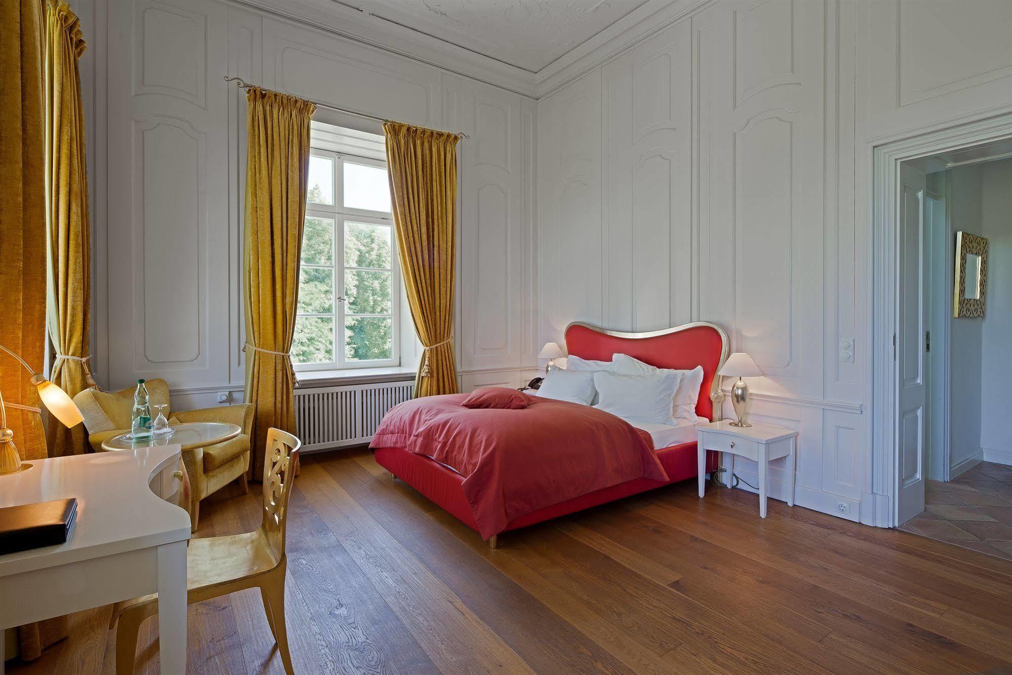 Schlossgut Gross Schwansee Exterior photo A bedroom at the hotel